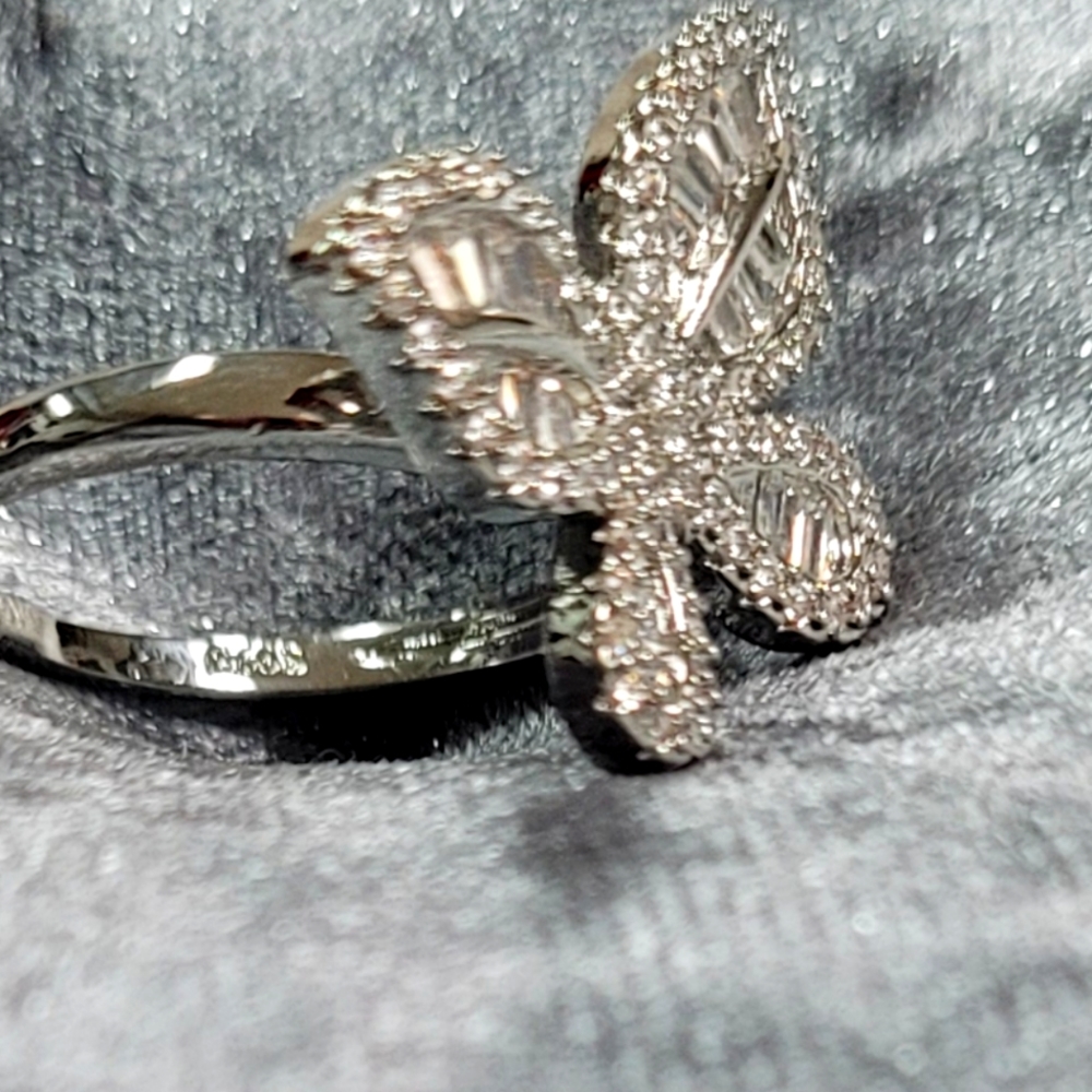925S  Exquisite Big Butterfly 🦋 White Zircon Ring - Picture 3 of 8